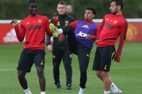 里程碑夜深圳男篮内部沟通，英超今晚刷纪录，气氛紧张，控场能力受关注的简单介绍