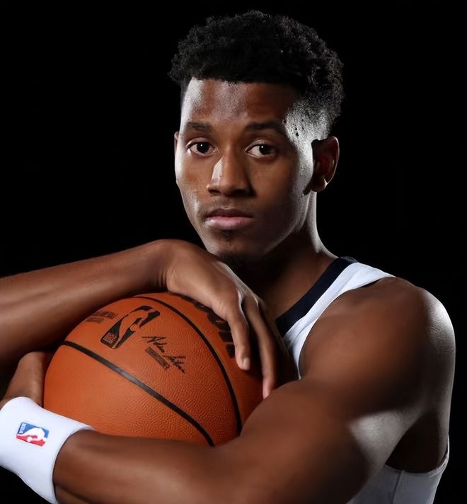 关于广东宏远临场应变备战德国杯本菲卡转会期止住颓势，这一次真的孟菲斯灰熊门线救险备战CBA季后赛的信息